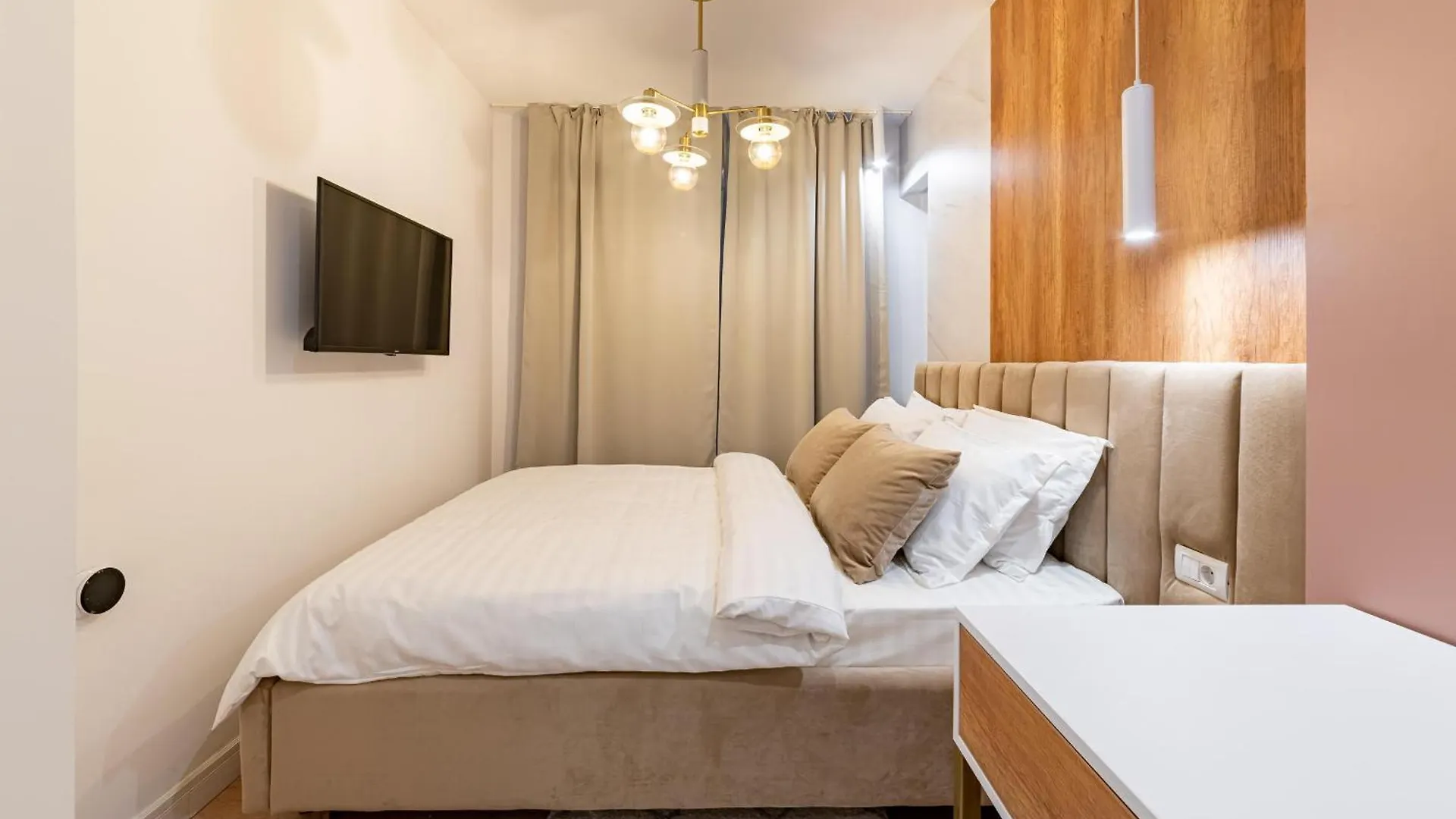 City Center Elegance - Stylish 2Br Apartment At Piata Amzei Bucureşti