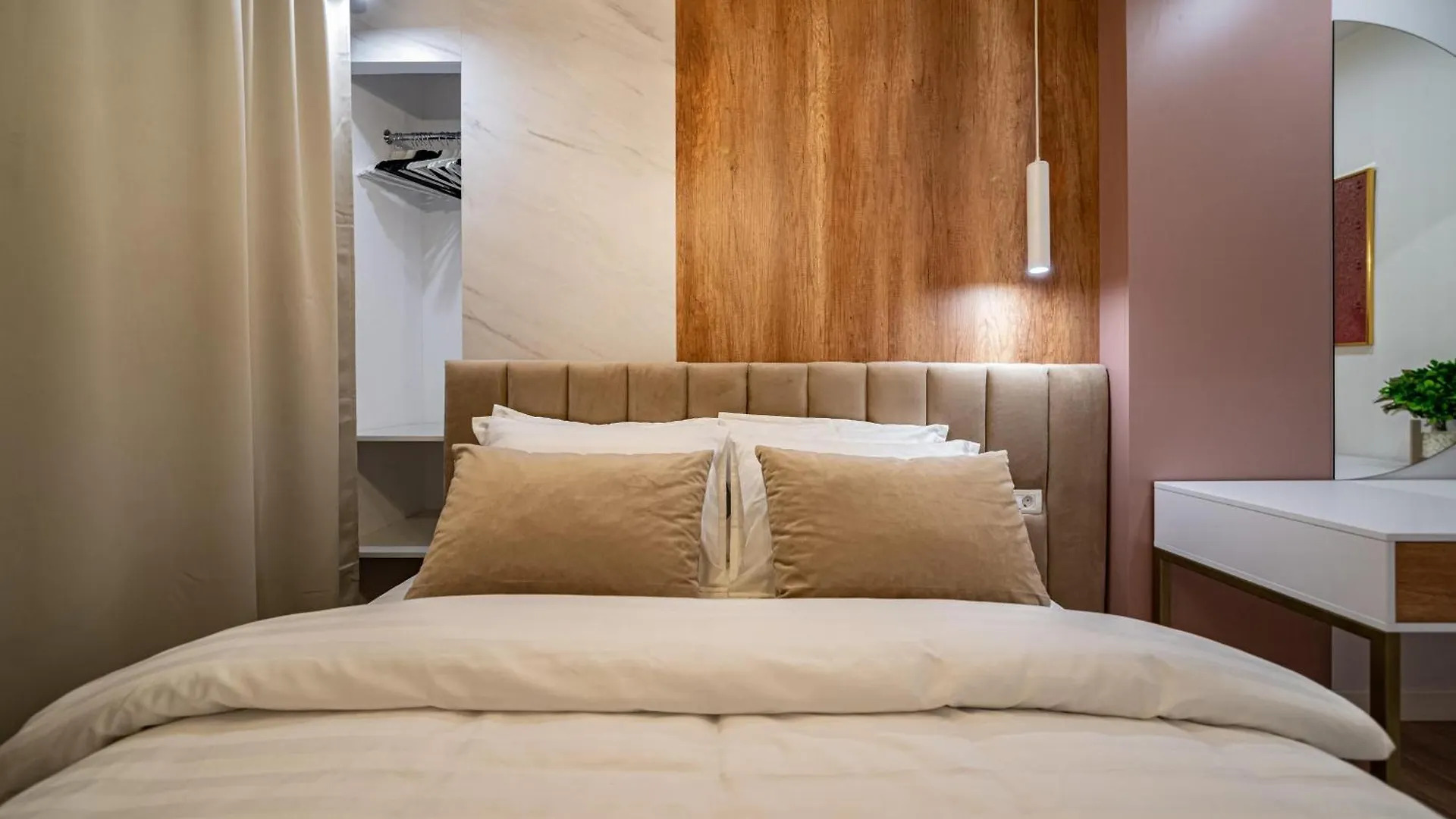 City Center Elegance - Stylish 2Br Apartment At Piata Amzei Bucureşti