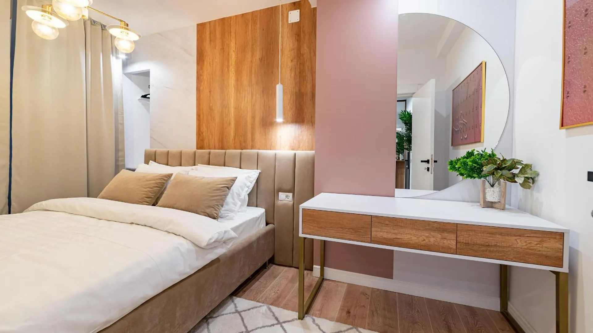 City Center Elegance - Stylish 2Br Apartment At Piata Amzei Bucureşti 0*,  România